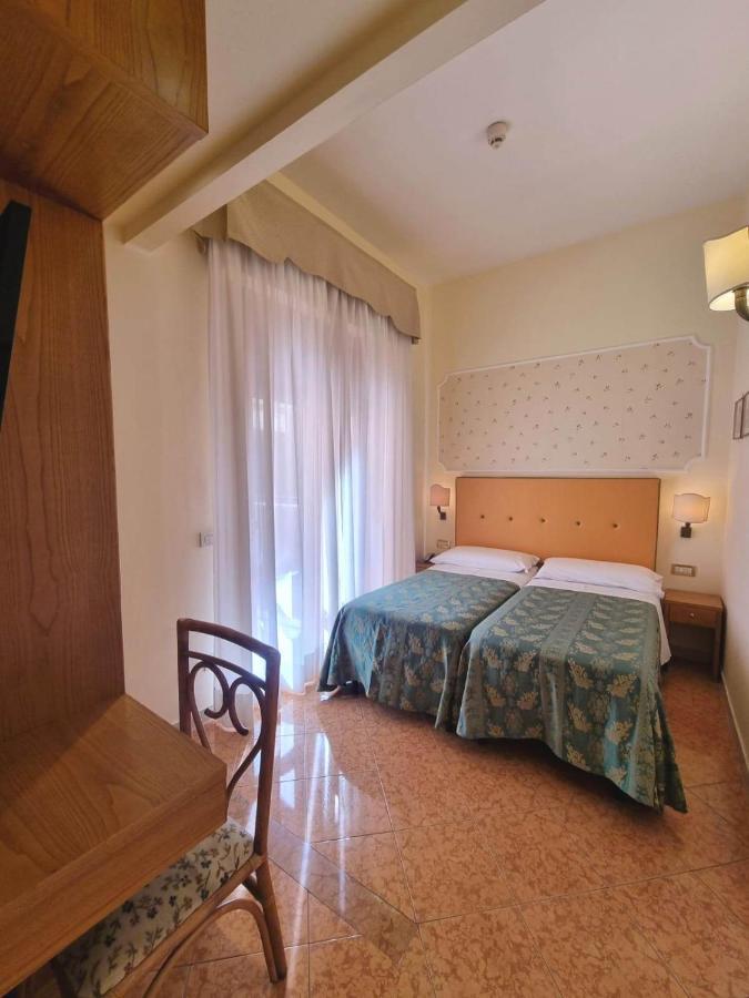 Hotel Girasole Σορέντο Εξωτερικό φωτογραφία