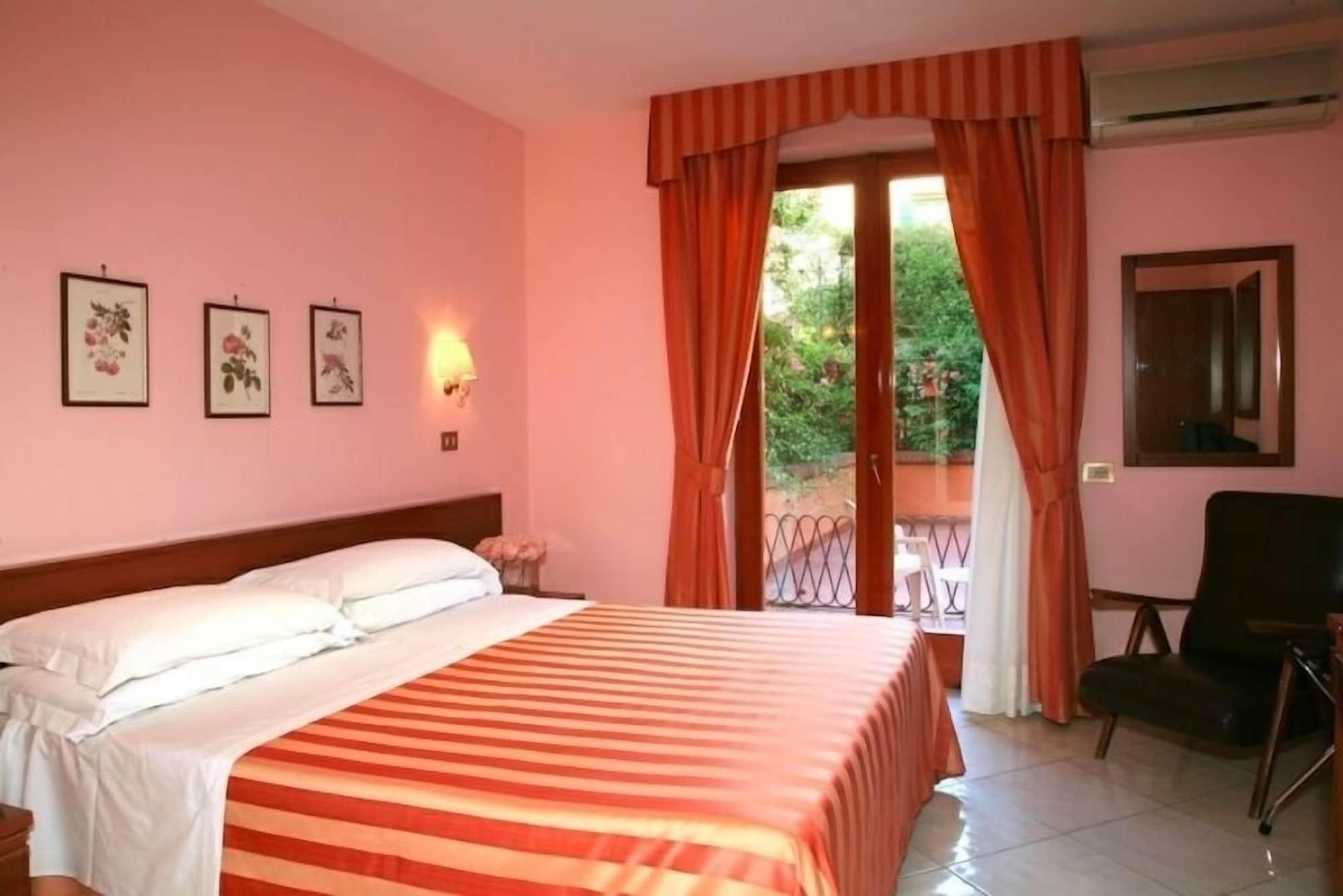Hotel Girasole Σορέντο Εξωτερικό φωτογραφία