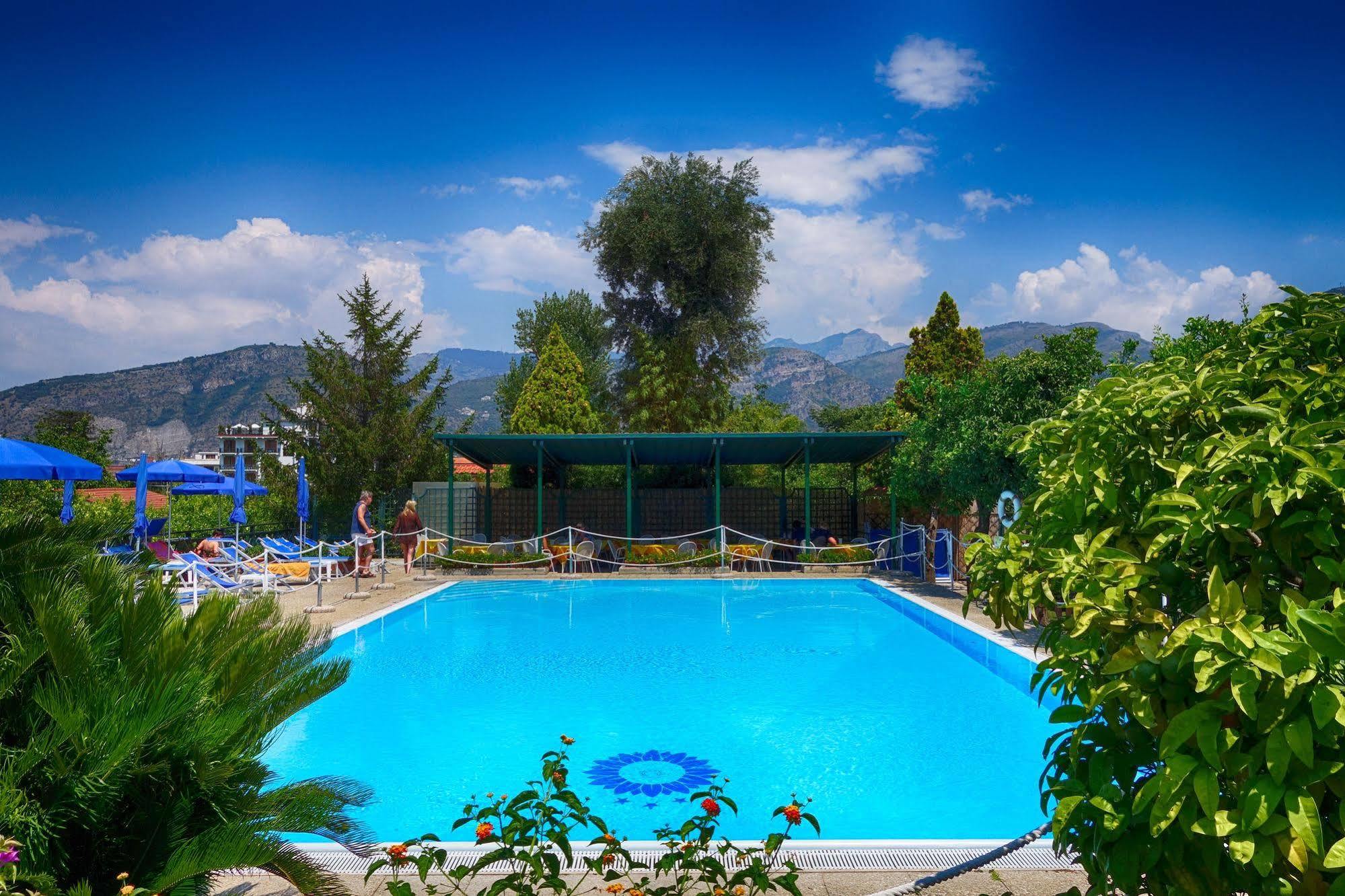 Hotel Girasole Σορέντο Εξωτερικό φωτογραφία