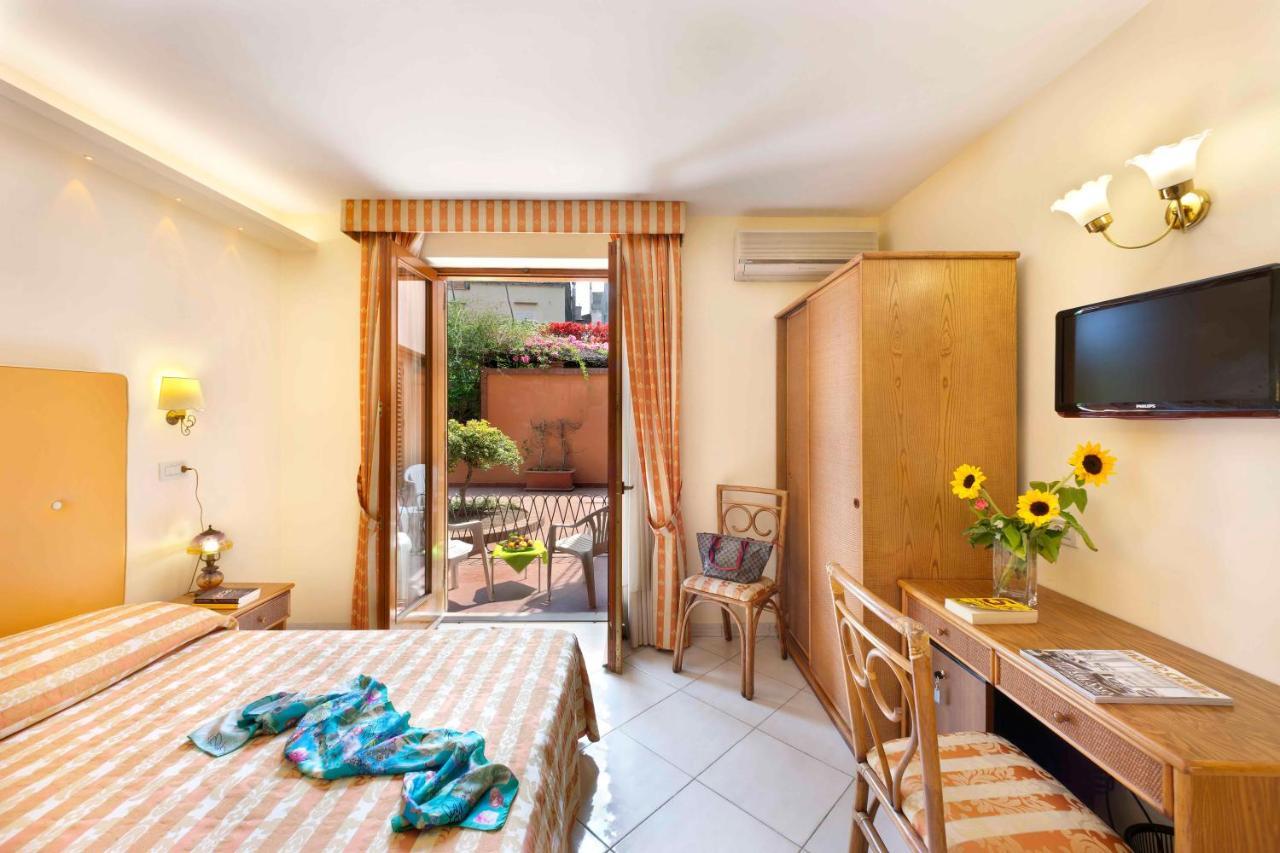 Hotel Girasole Σορέντο Εξωτερικό φωτογραφία